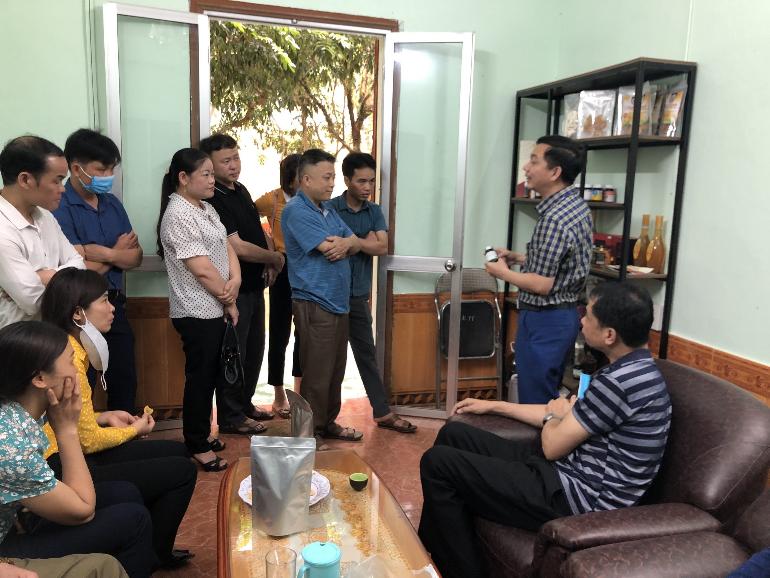 Farmers from Binh Trung Commune, Cho Don District, Bac Kan province visit HACEN seeking for new cooperative opportunities